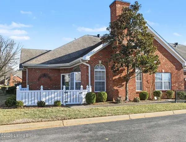 8126 Saint Andrews Village Dr, Louisville, KY 40241