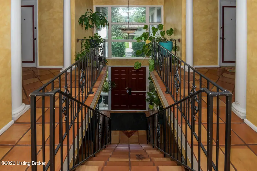 2727 Riedling Dr #8, Louisville, KY 40206 - #3