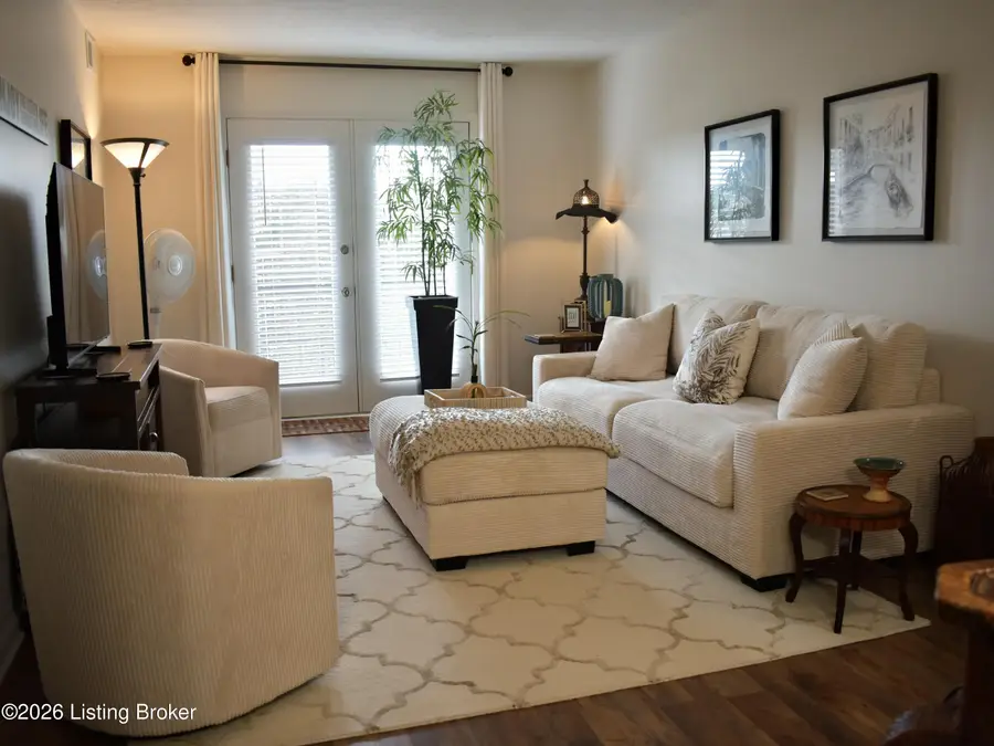 8101 Wendamoor Dr # 19-1, Louisville, KY 40228 - #3