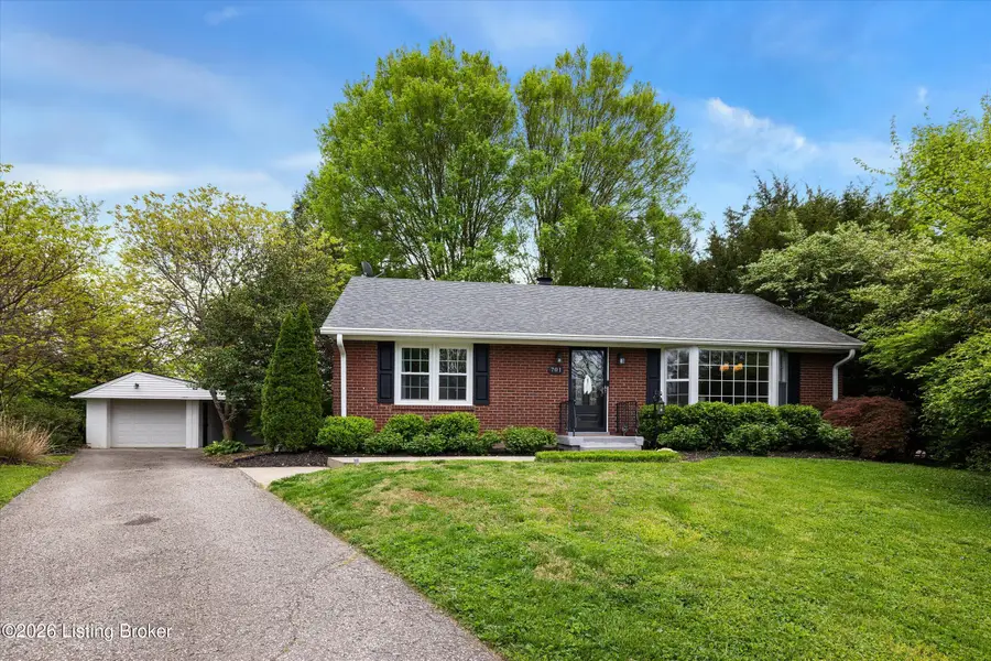 701 Victoria Pl, Louisville, KY 40207 - #2