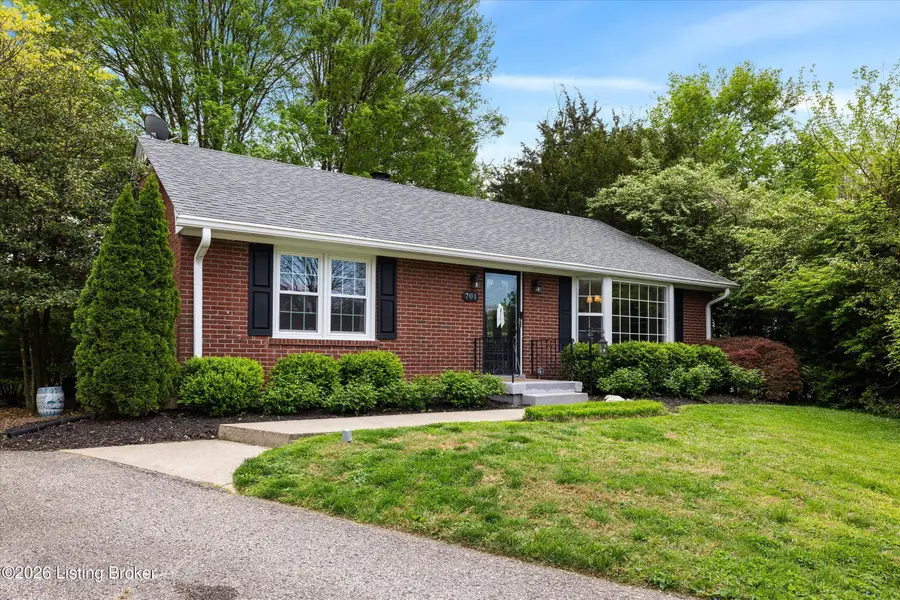 701 Victoria Pl, Louisville, KY 40207 - #3