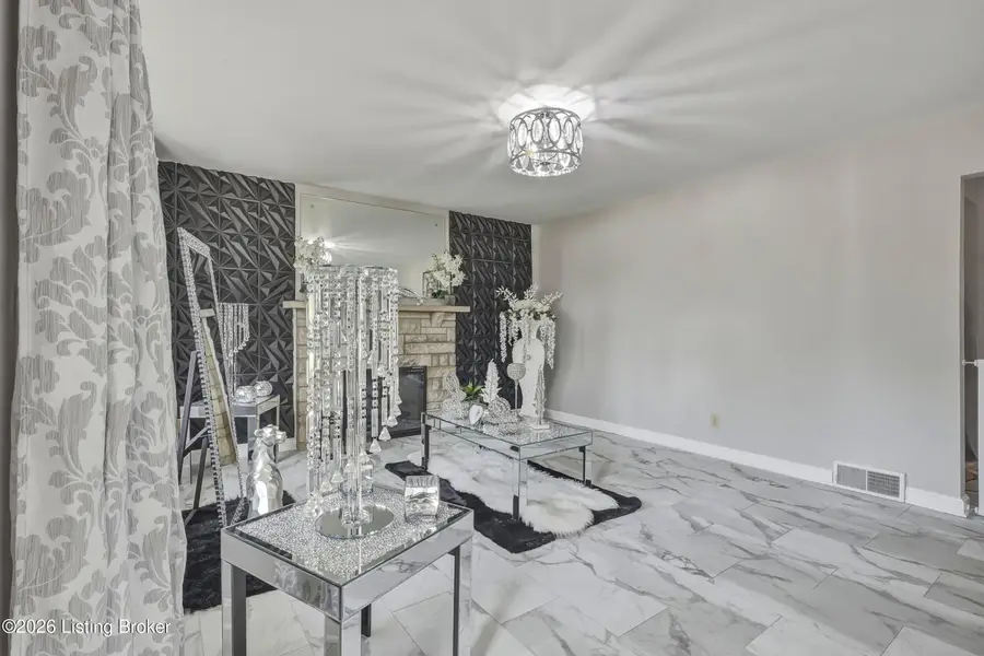 1109 Lavista Way, Louisville, KY 40219 - #3