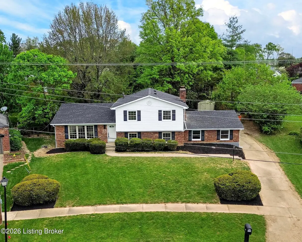 2203 Steeplechase Dr, Jeffersontown, KY 40299 - #1