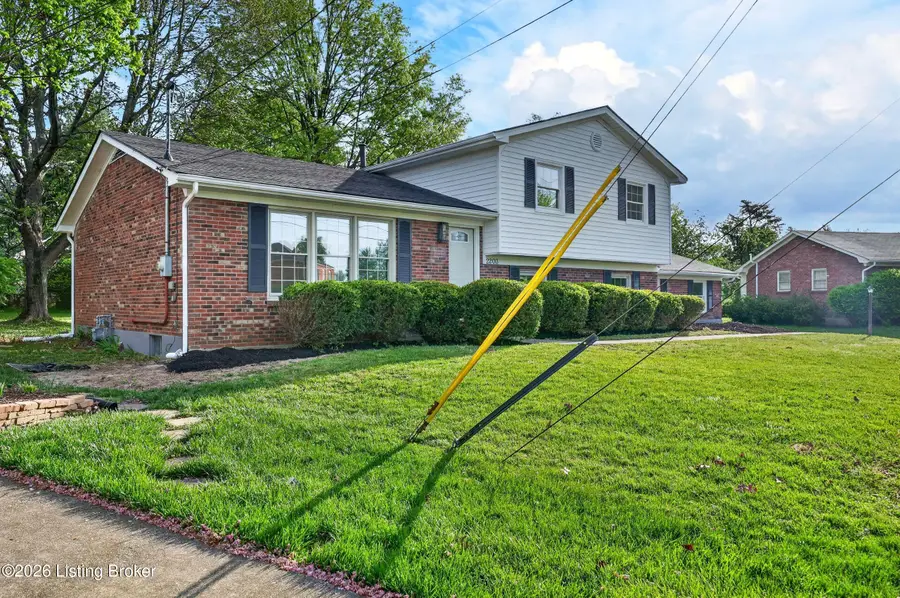 2203 Steeplechase Dr, Jeffersontown, KY 40299 - #2