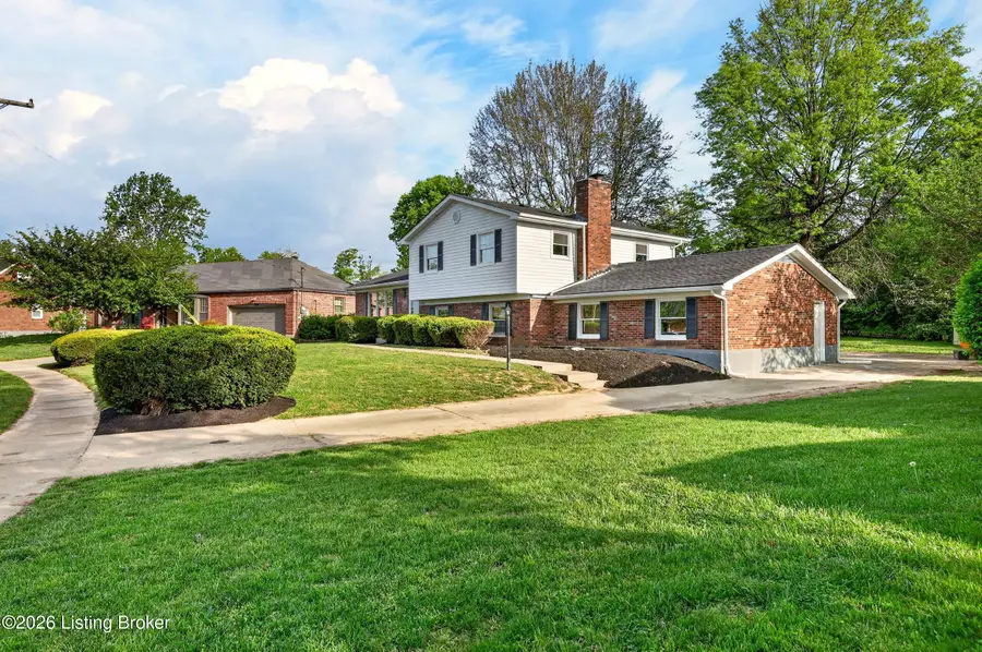 2203 Steeplechase Dr, Jeffersontown, KY 40299 - #3