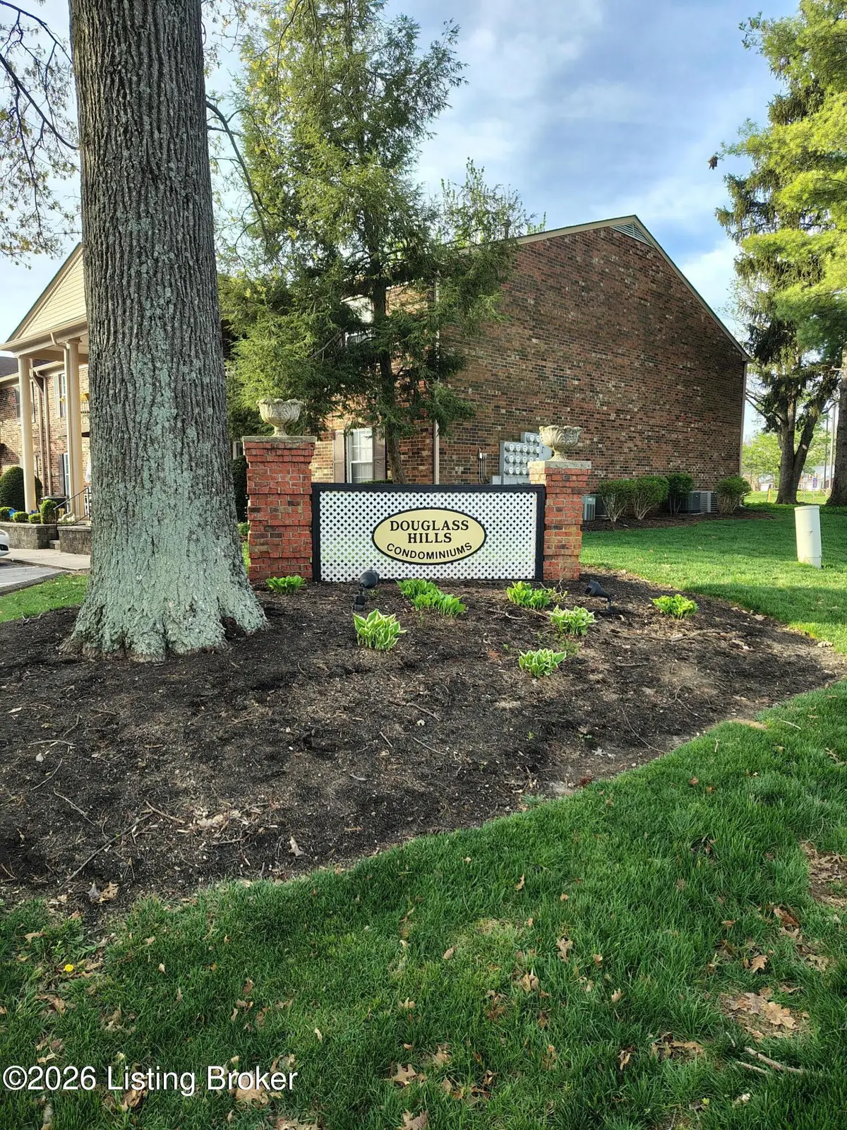 508 Logsdon Ct, Douglass Hills, KY 40243 - #1