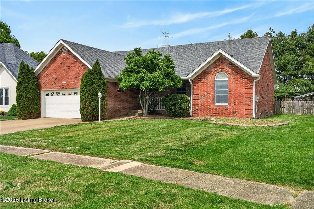 5914 Trappers Ridge Cir, Louisville, KY 40216 - #1