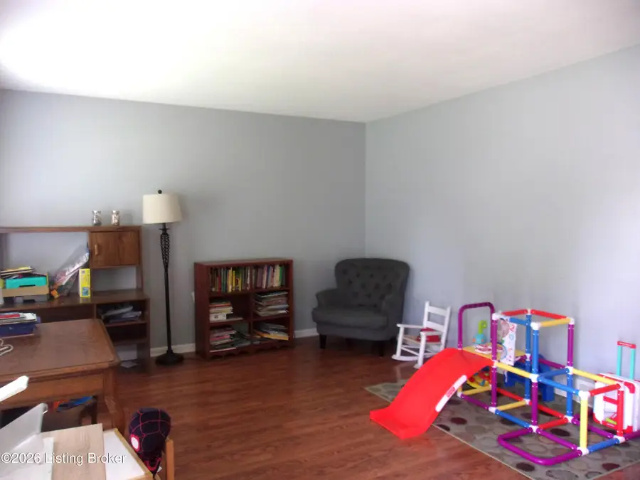5603 Mosswood Ln, Louisville, KY 40291 - #3