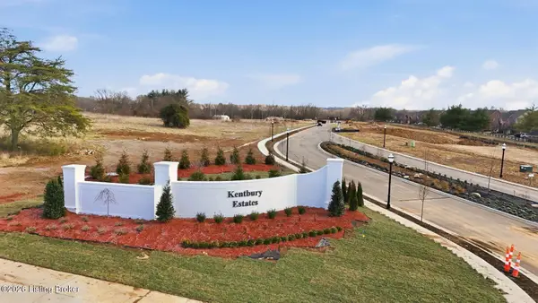 24 Littlecote Ln, Louisville, KY 40245