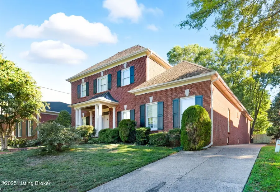 215 Coralberry Rd, Louisville, KY 40207 - #2