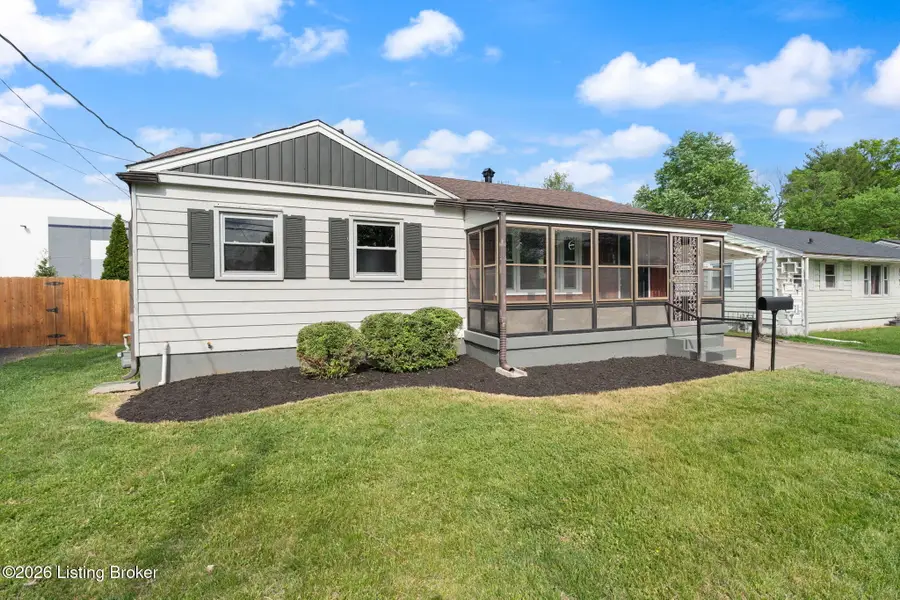 341 E Southside Ct, Louisville, KY 40214 - #2