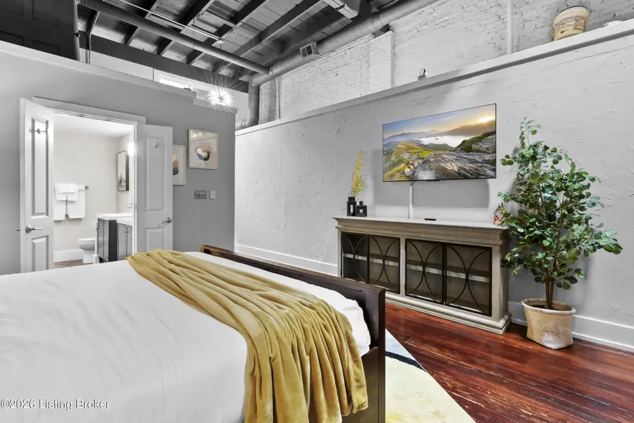 325 E Market St #5, Louisville, KY 40202 - #3