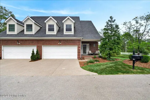 9023 Lyndon Lakes Pl, Louisville, KY 40242