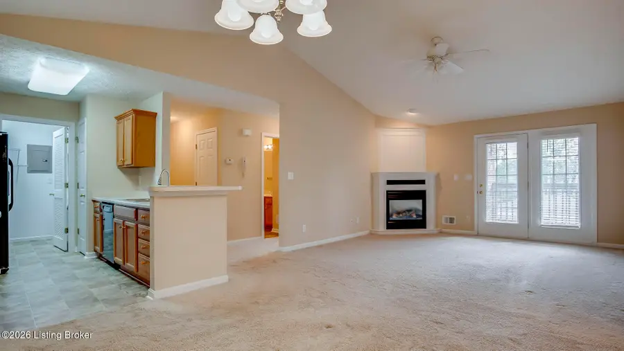 1101 Powerhouse Ln #201, Lyndon, KY 40242 - #2