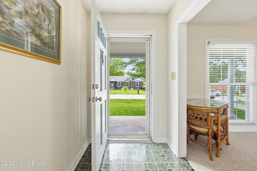 4713 Longborough Ct, Jeffersontown, KY 40299 - #2