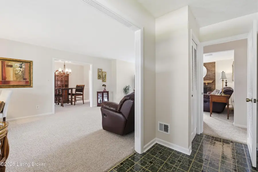 4713 Longborough Ct, Jeffersontown, KY 40299 - #3