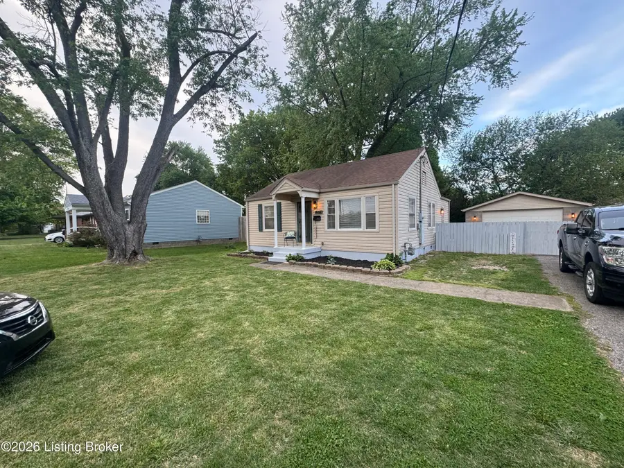 4441 Sanders Ln, Louisville, KY 40216 - #3