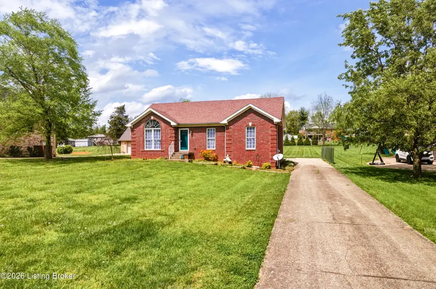 3411 E Hebron Ln, Shepherdsville, KY 40165 - #2