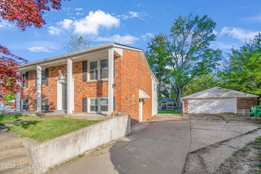 7718 Saint Bernard Ct, Louisville, KY 40291 - #2