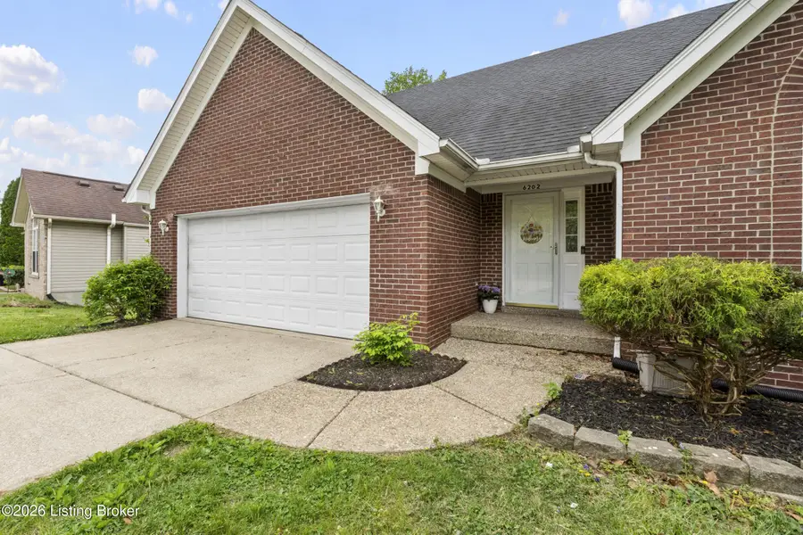 6202 Whispering Hills Blvd, Louisville, KY 40219 - #2