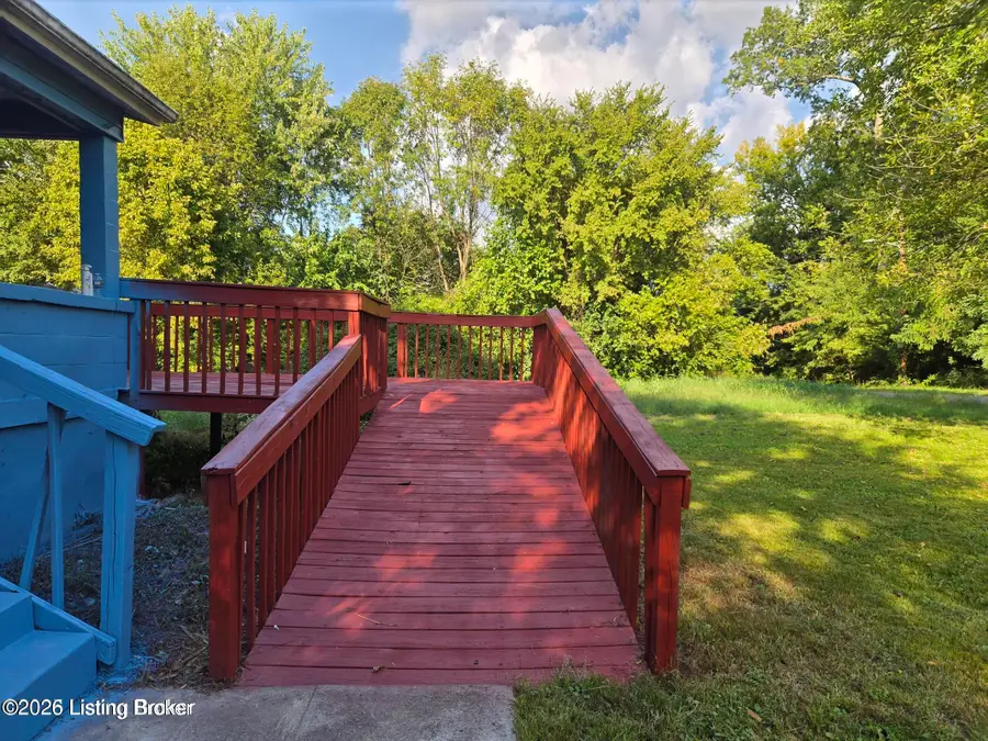 4534 Lake Dreamland Rd, Louisville, KY 40216 - #2