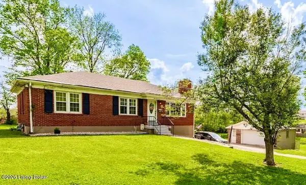 1082 Forrest View Dr, Louisville, KY 40219