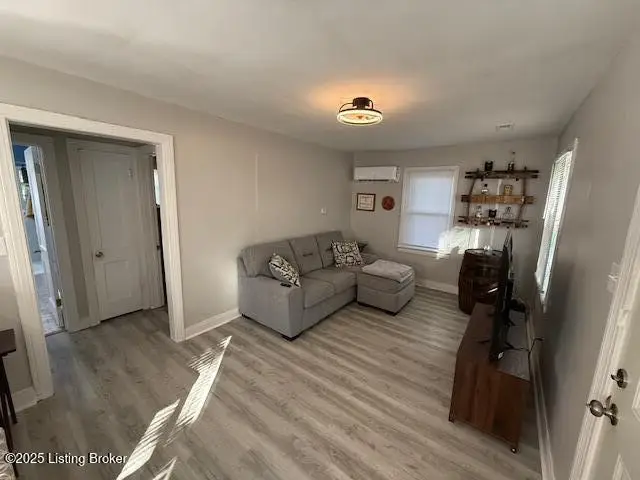 4177 Sherman Ave, Louisville, KY 40213 - #2