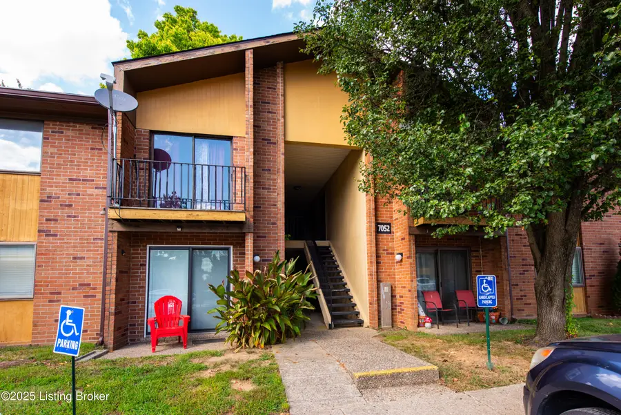 7052 Wildwood Cir #APT 105, Louisville, KY 40291 - #2