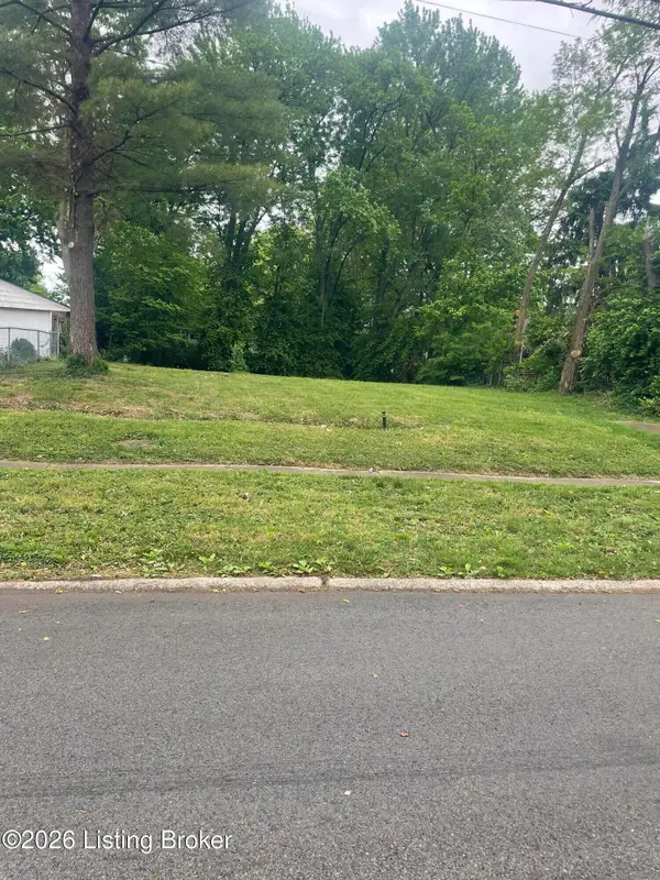 5703 Ridgecrest Rd, Louisville, KY 40218