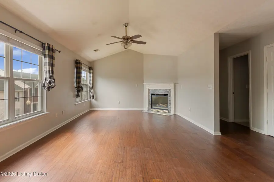 8010 Kelly Green Way, Louisville, KY 40291 - #2