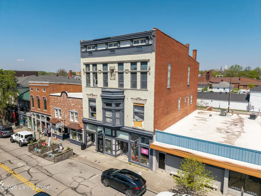 240 Spring St #B, Jeffersonville, IN 47130 - #2