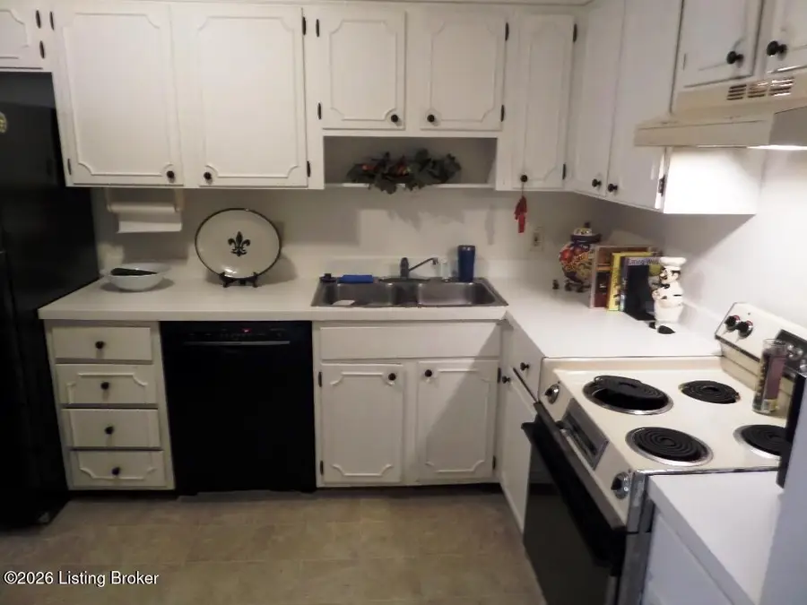 1815 Gardiner Ln #K100, Louisville, KY 40205 - #3