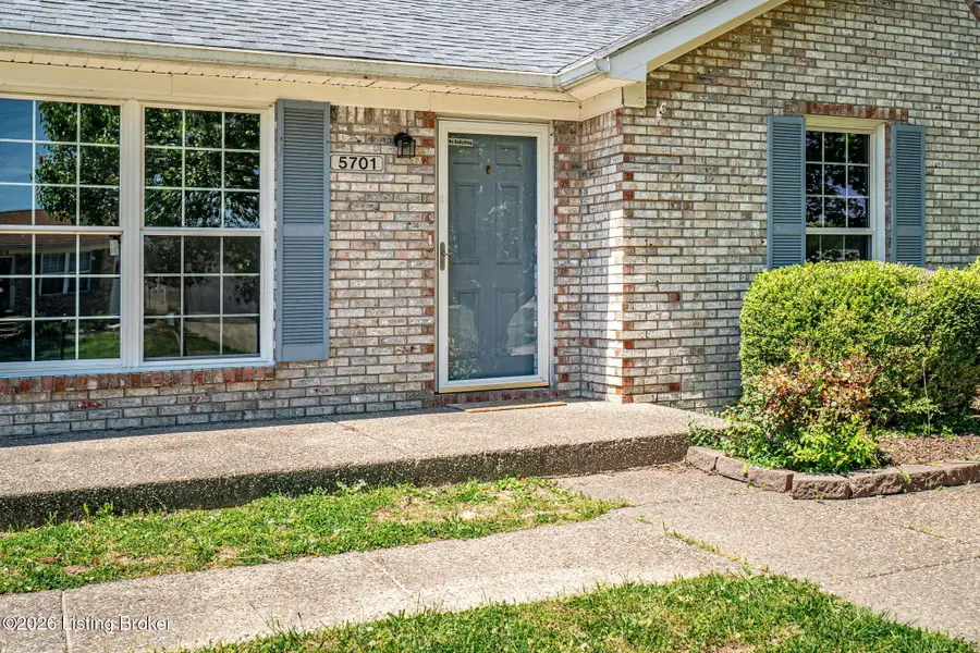 5701 Bartview Ct, Louisville, KY 40229 - #3