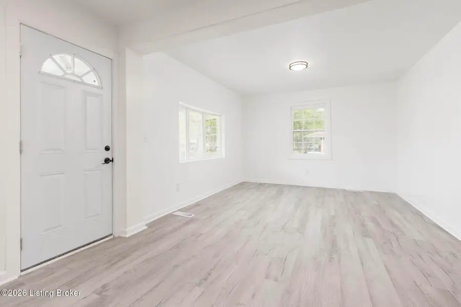 1264 Lipps Ln, Louisville, KY 40219 - #3