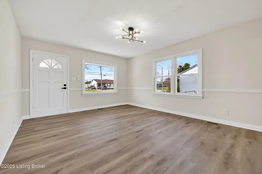 10413 Grafton Hall Rd, Louisville, KY 40272 - #3