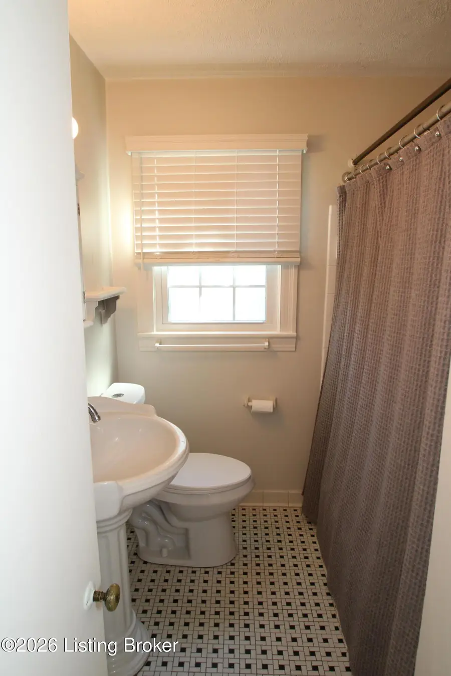 3806 Napanee Rd, Louisville, KY 40207 - #2