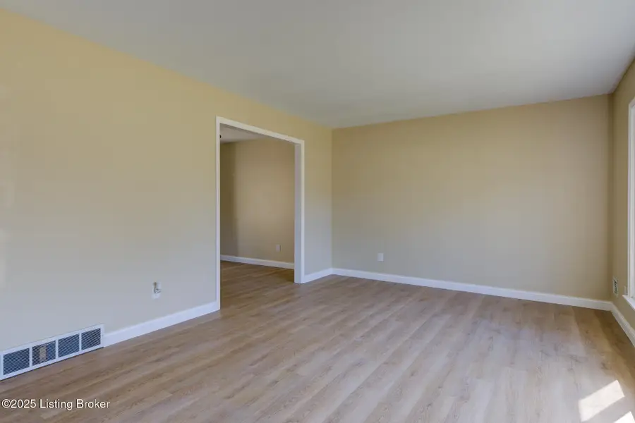 8201 Huntsman Trail, Louisville, KY 40291 - #3