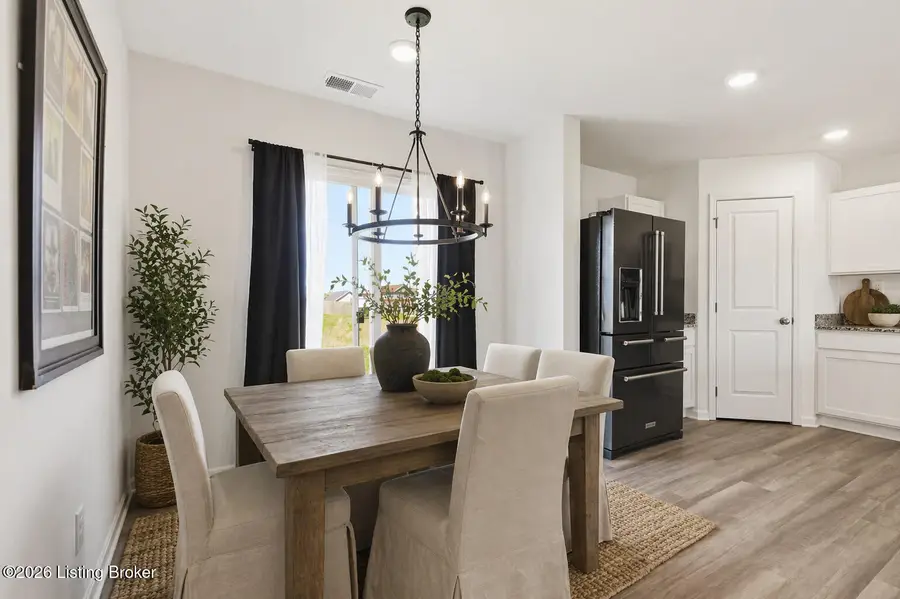 572 Pinehurst Dr, Vine Grove, KY 40175 - #2