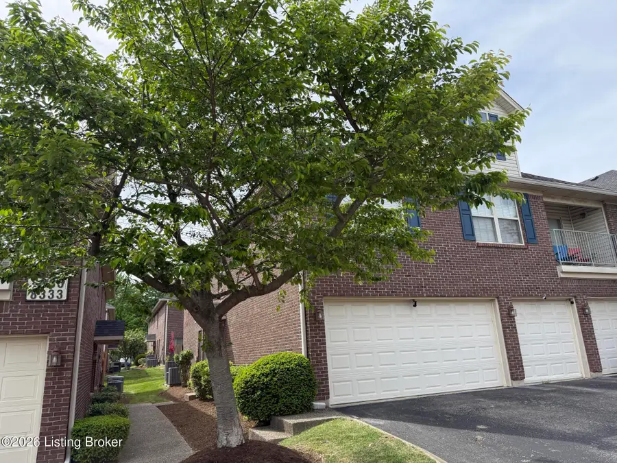 8337 Grand Trevi Dr, Louisville, KY 40228 - #3