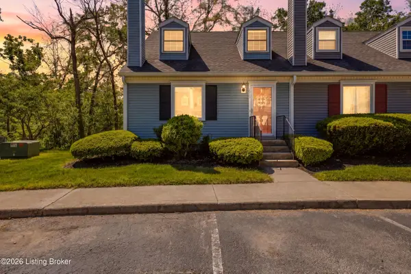 10767 Colonial Woods Ct, Louisville, KY 40223