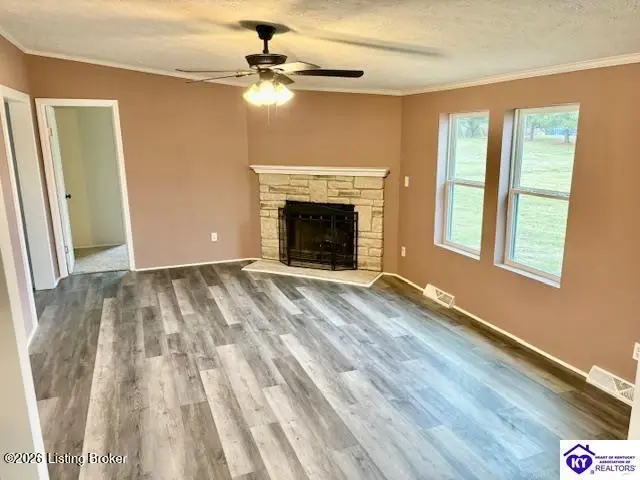 55 Country Ct, Vine Grove, KY 40175 - #2