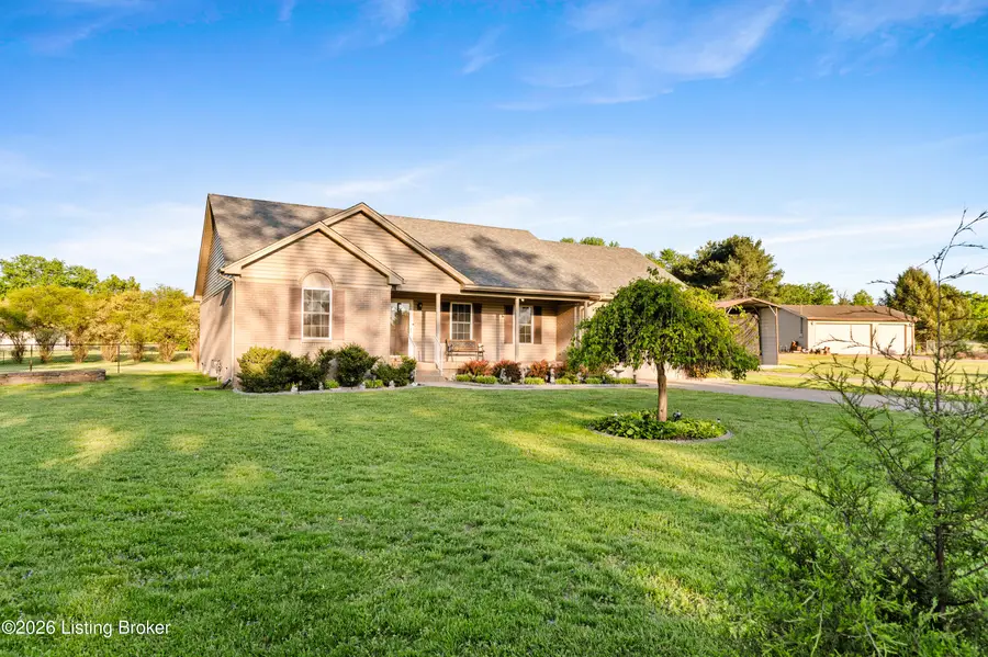 146 N Kristal Springs Dr, Shepherdsville, KY 40165 - #3