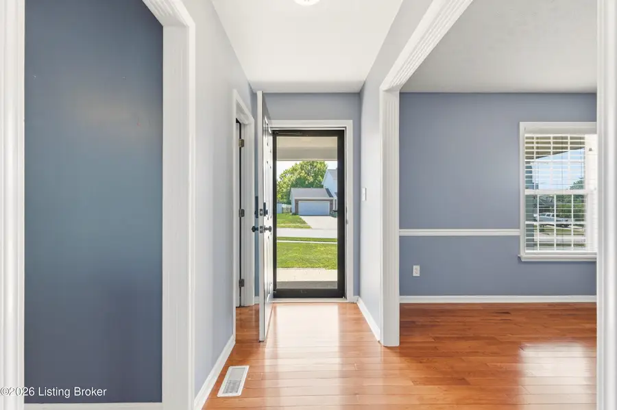 5007 Oakbrook Dr, Louisville, KY 40245 - #2