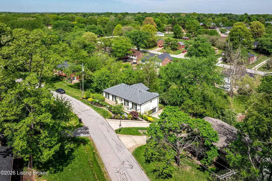 1027 Rollingwood Ln, Goshen, KY 40026 - #3