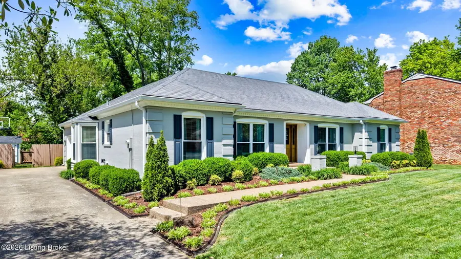 8205 Pipilo Pl, Louisville, KY 40242 - #2