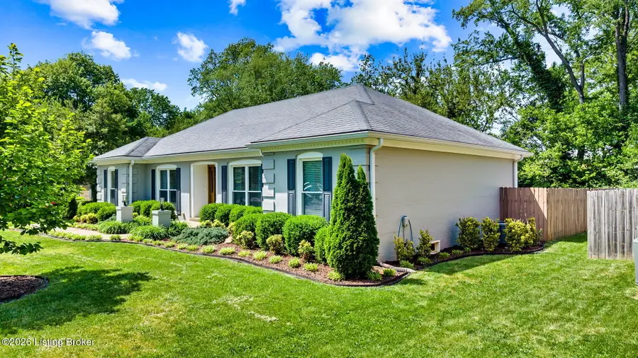 8205 Pipilo Pl, Louisville, KY 40242 - #3