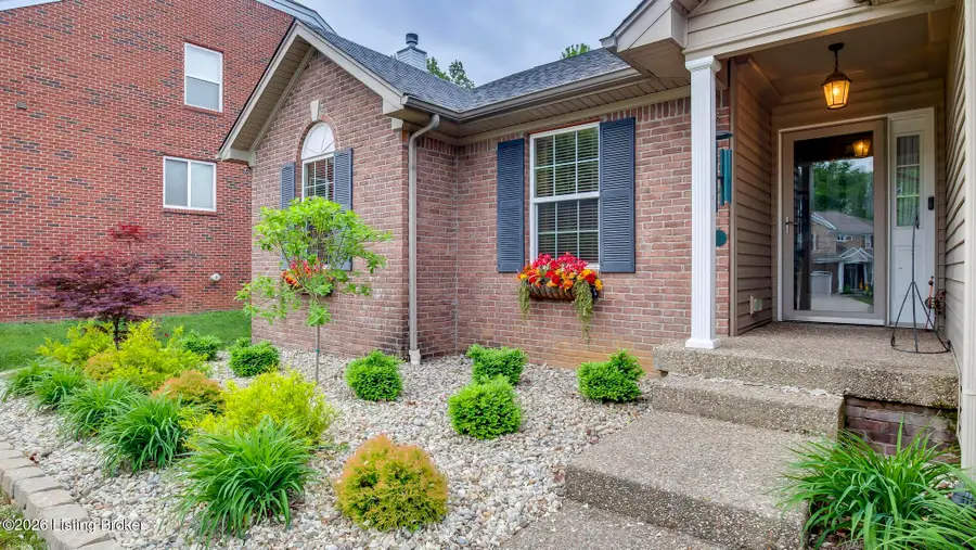 3820 Jean Cain Pl, Louisville, KY 40245 - #2