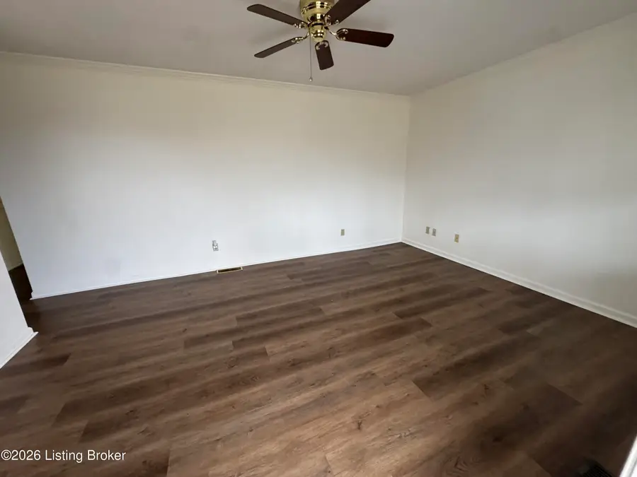 3807 Blanton Ln, Louisville, KY 40216 - #2