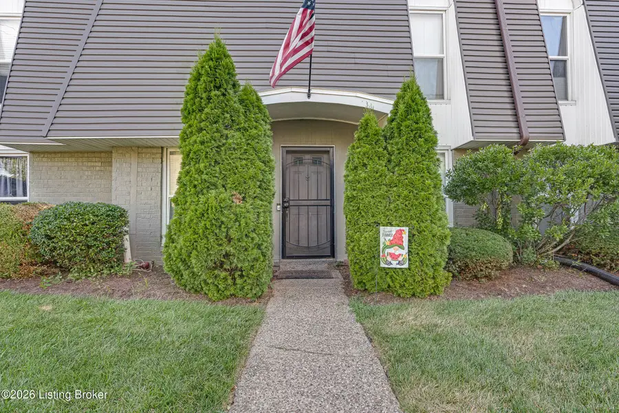 602 La Fontenay Ct, Louisville, KY 40223 - #2