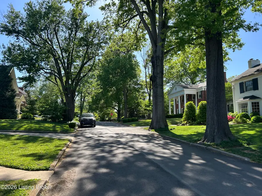 2306 Woodford Pl, Louisville, KY 40205 - #3